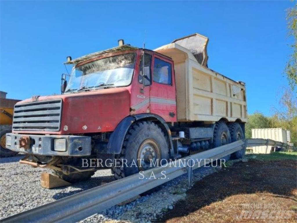 Perlini 131 33 Knik dumptrucks
