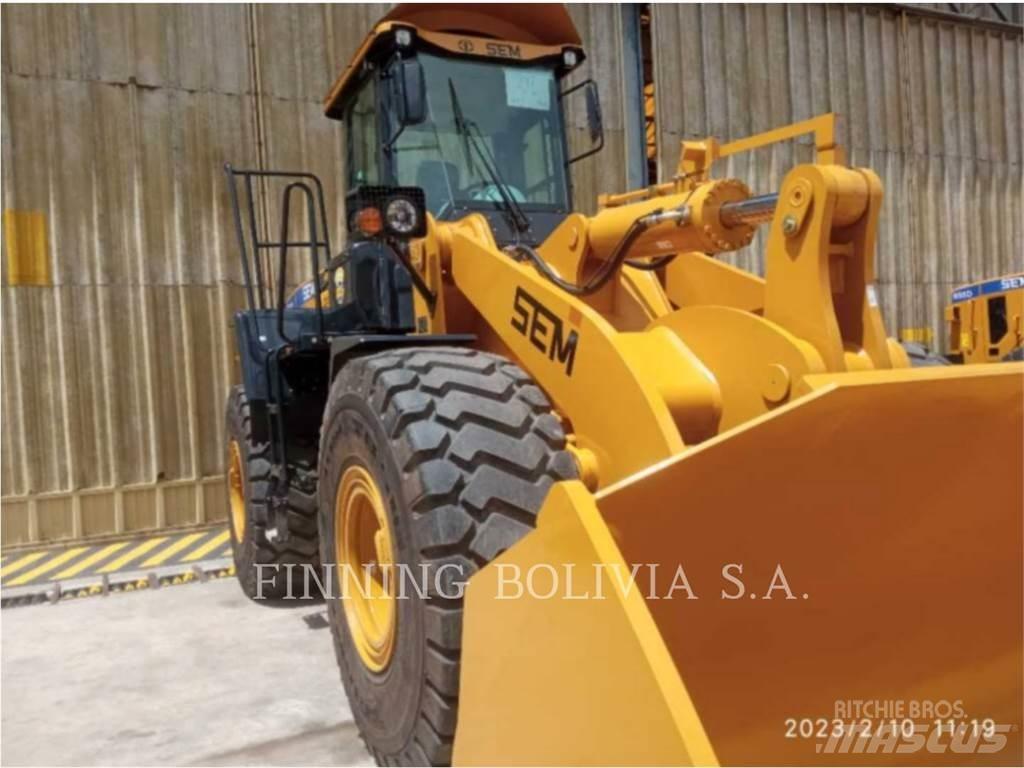SEM MACHINERY SEM668D Wielladers