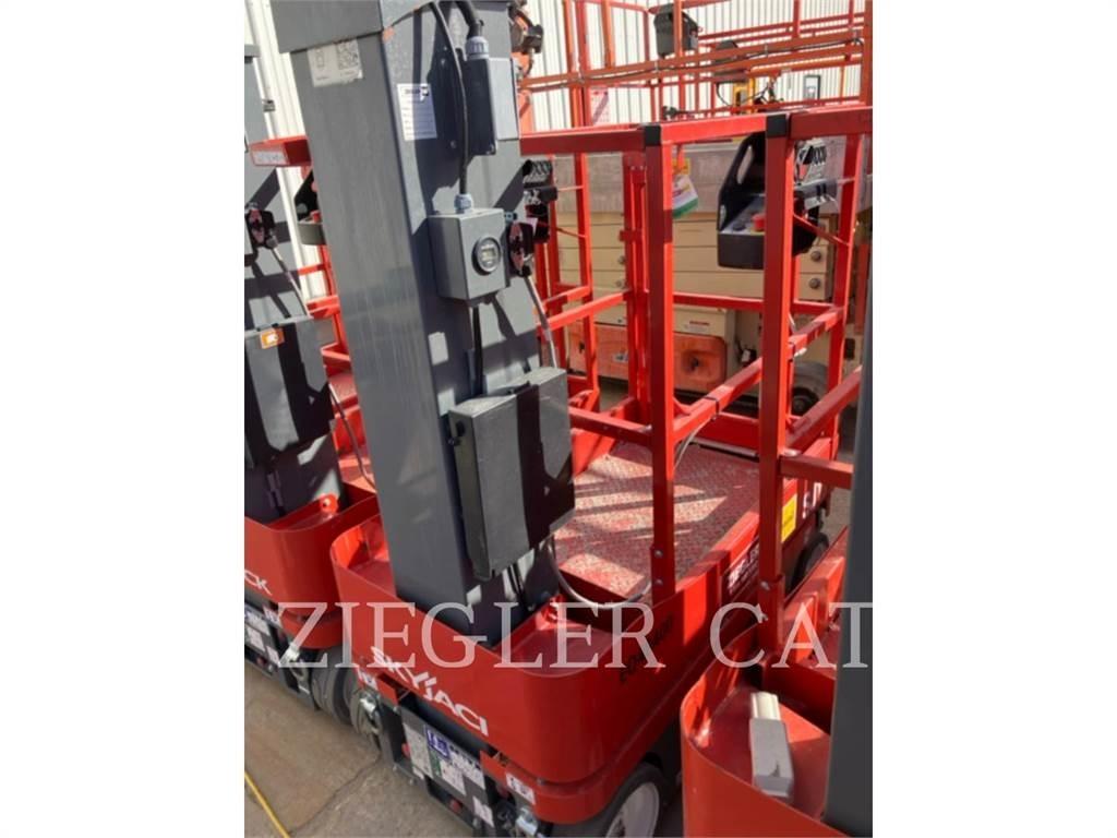 Skyjack SJ12 Schaarhoogwerkers