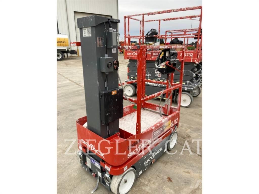 Skyjack SJ12 Schaarhoogwerkers