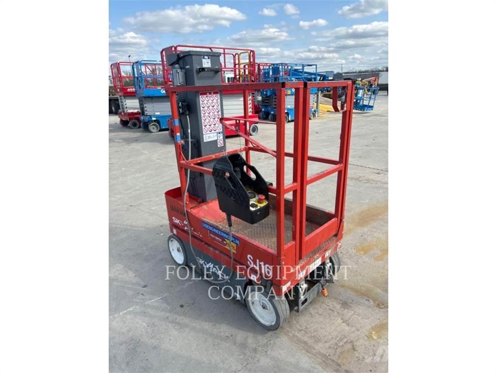Skyjack SJ16 Schaarhoogwerkers