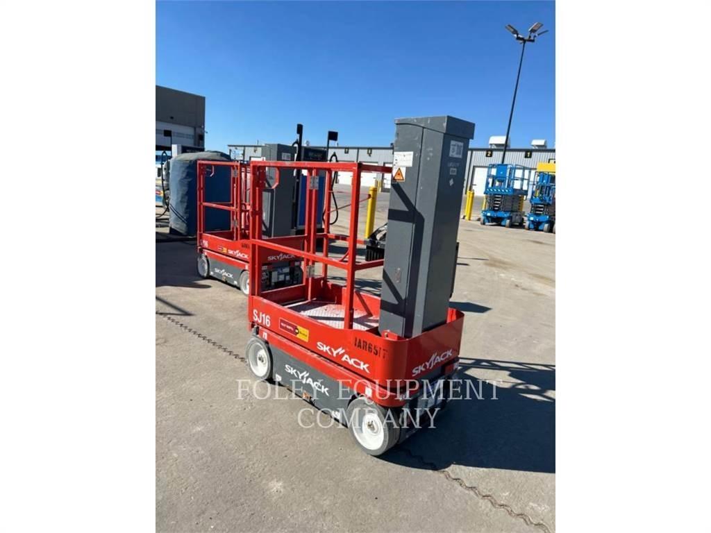Skyjack SJ16 Schaarhoogwerkers