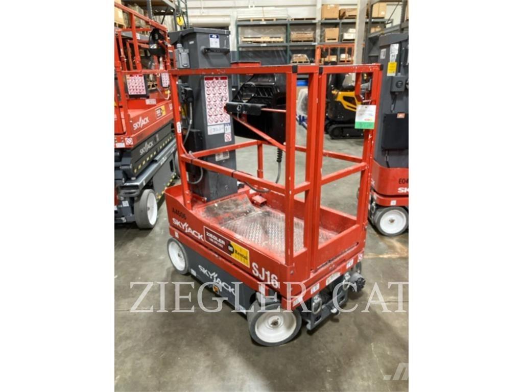 Skyjack SJ16 Schaarhoogwerkers