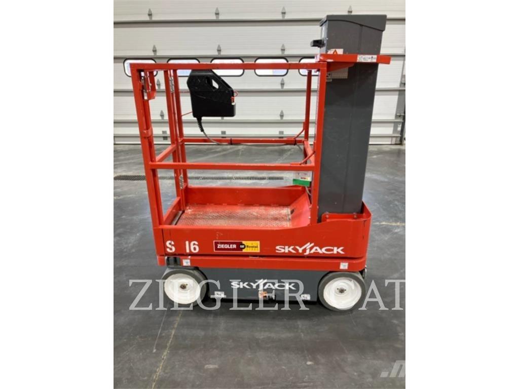Skyjack SJ16 Schaarhoogwerkers