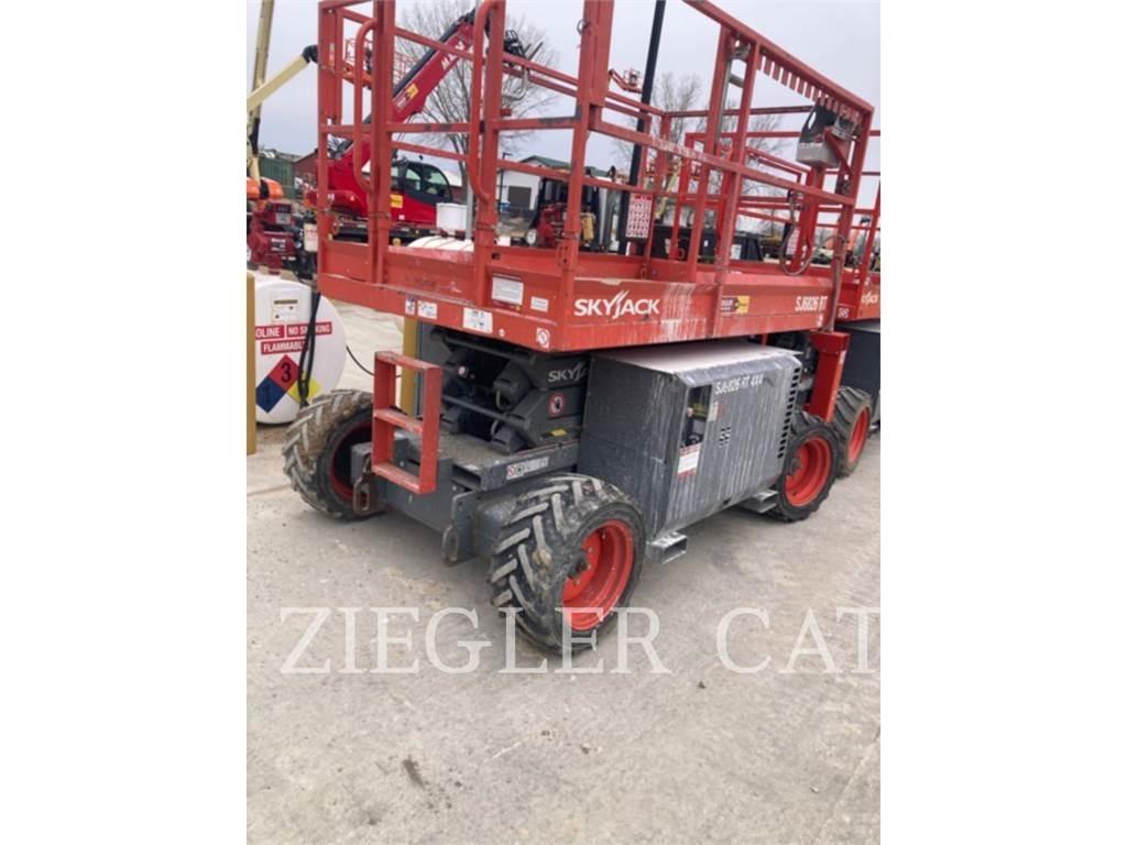 Skyjack SJ6826RT Schaarhoogwerkers