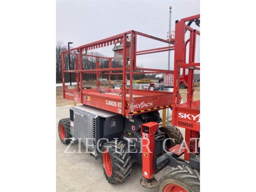 Skyjack SJ6826RT Schaarhoogwerkers