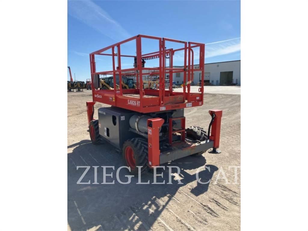 Skyjack SJ6826RT Schaarhoogwerkers