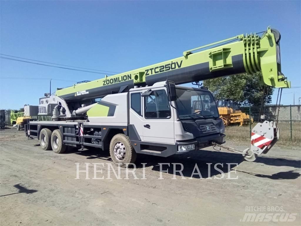 Zoomlion ZTC250V31 Kranen voor alle terreinen