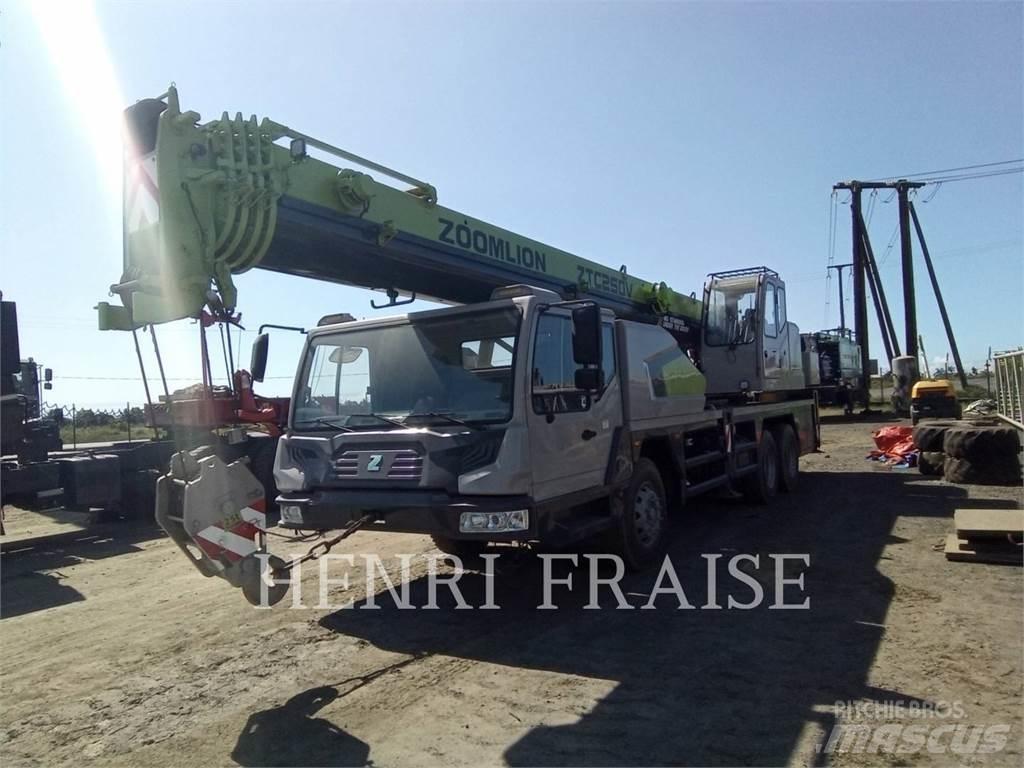 Zoomlion ZTC250V31 Kranen voor alle terreinen