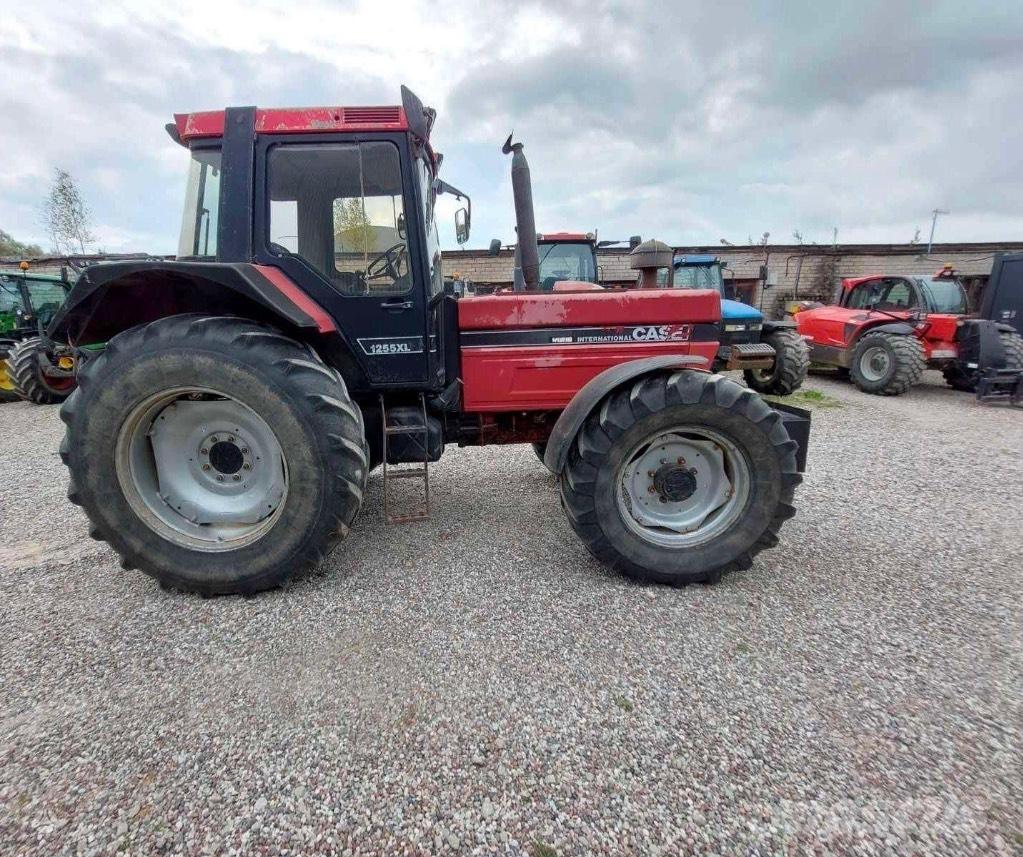 Case IH 1255 XL Tractoren