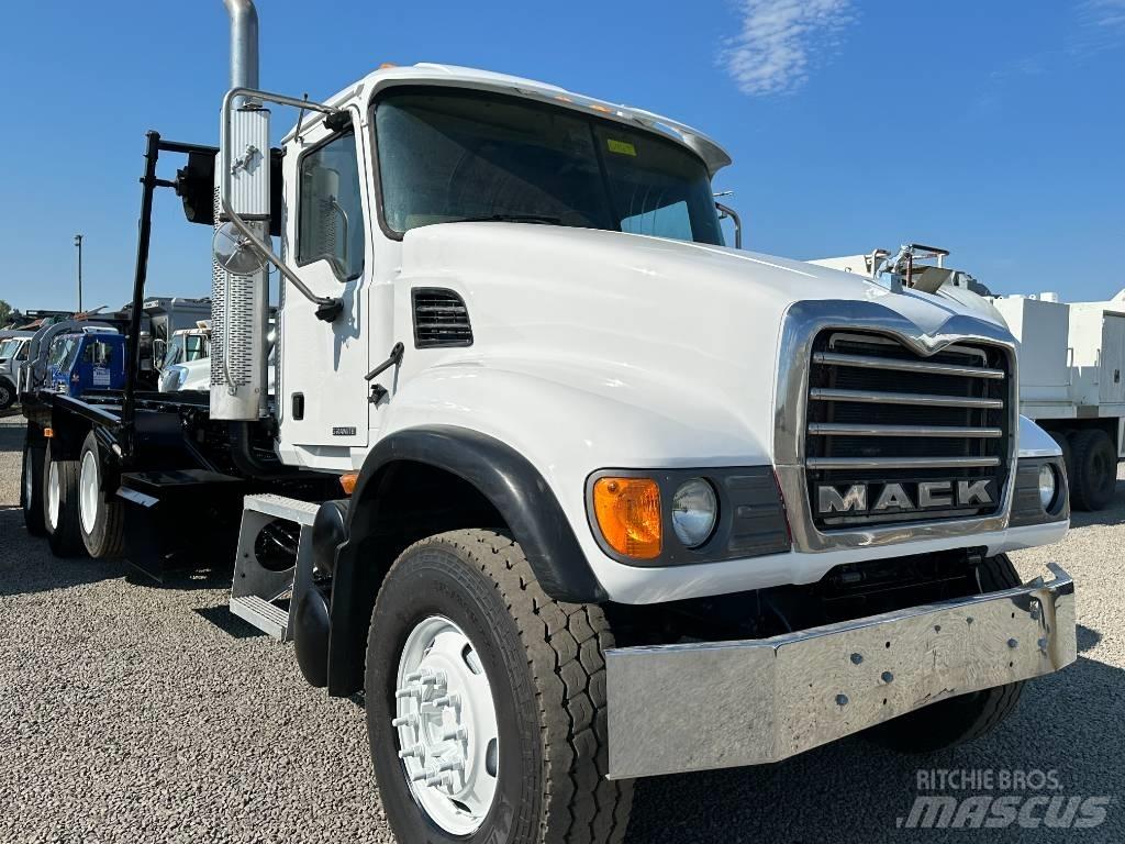 Mack GRANITE CV713 Containertrucks met kabelsysteem
