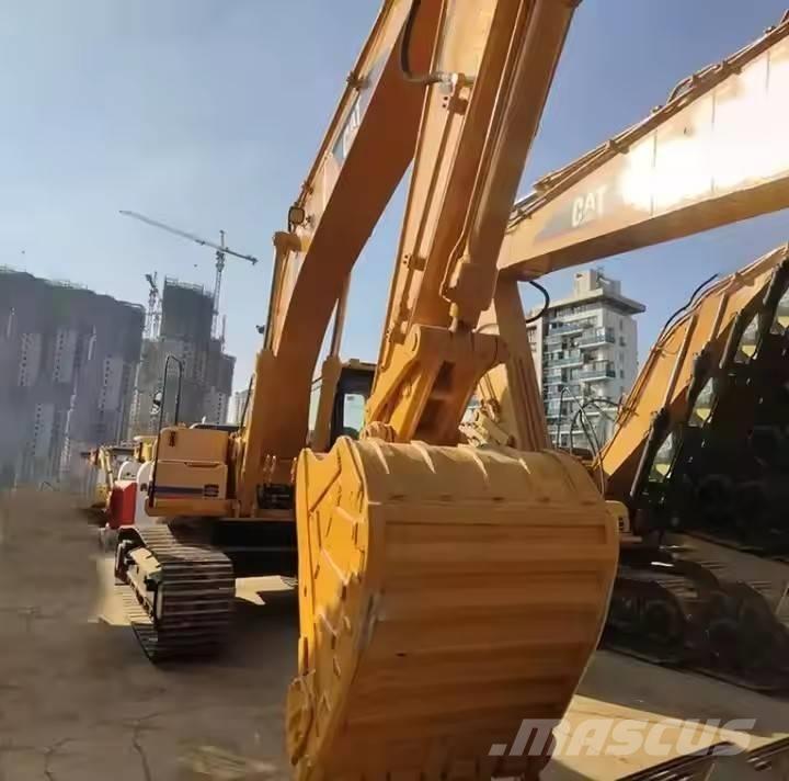 CAT 325 B Rupsgraafmachines