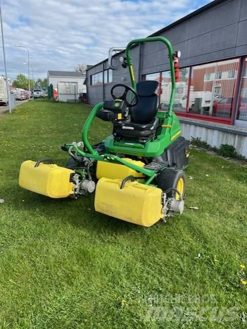 John Deere 2750 E Greensmaaier