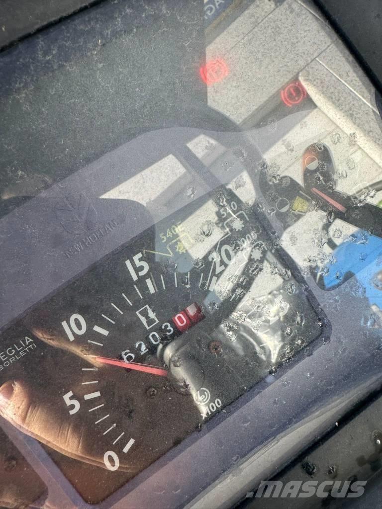 New Holland TN 70 Tractoren