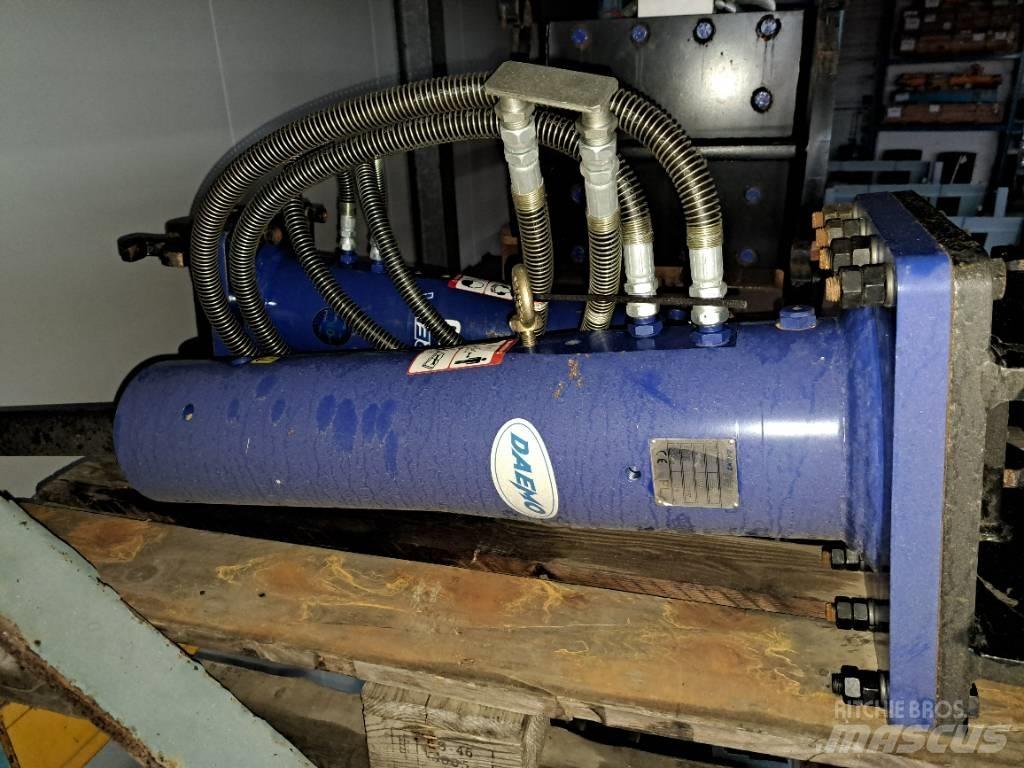 Daemo E40 with CW05 Hamers en brekers