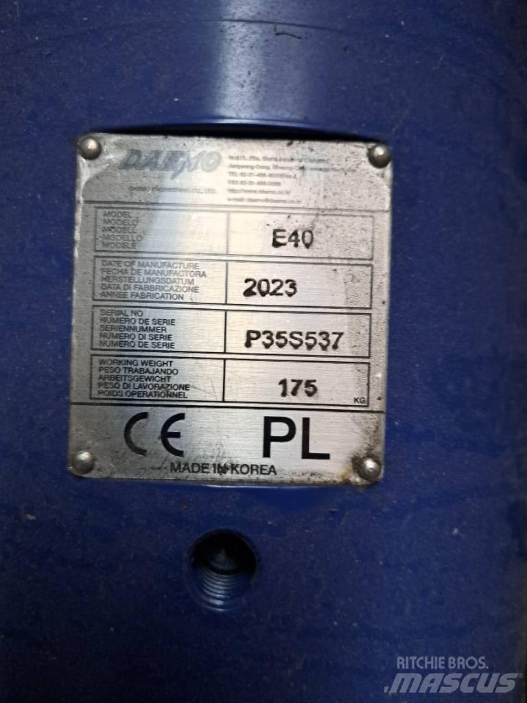 Daemo E40 with CW05 Hamers en brekers