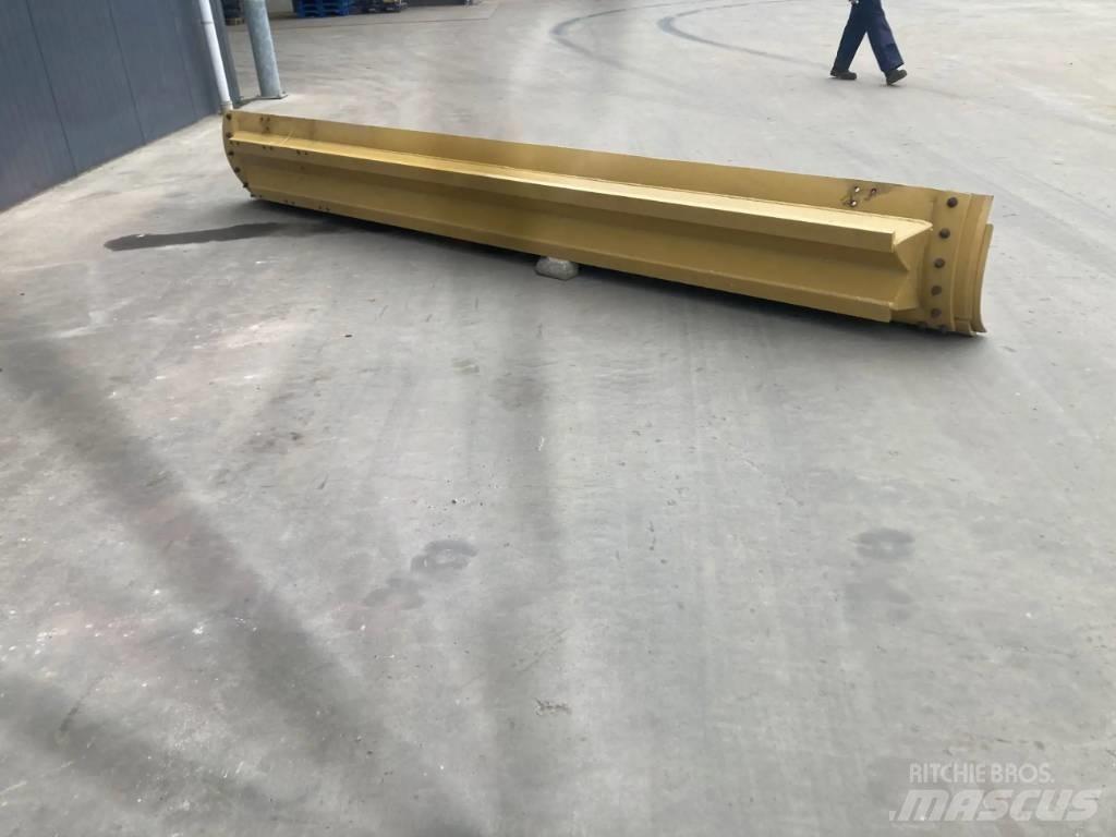 CAT 140M Moldboard Bladen