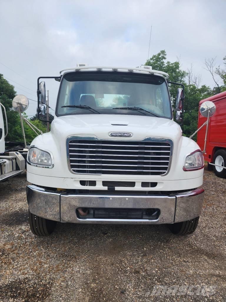 Freightliner M2 Trekkers