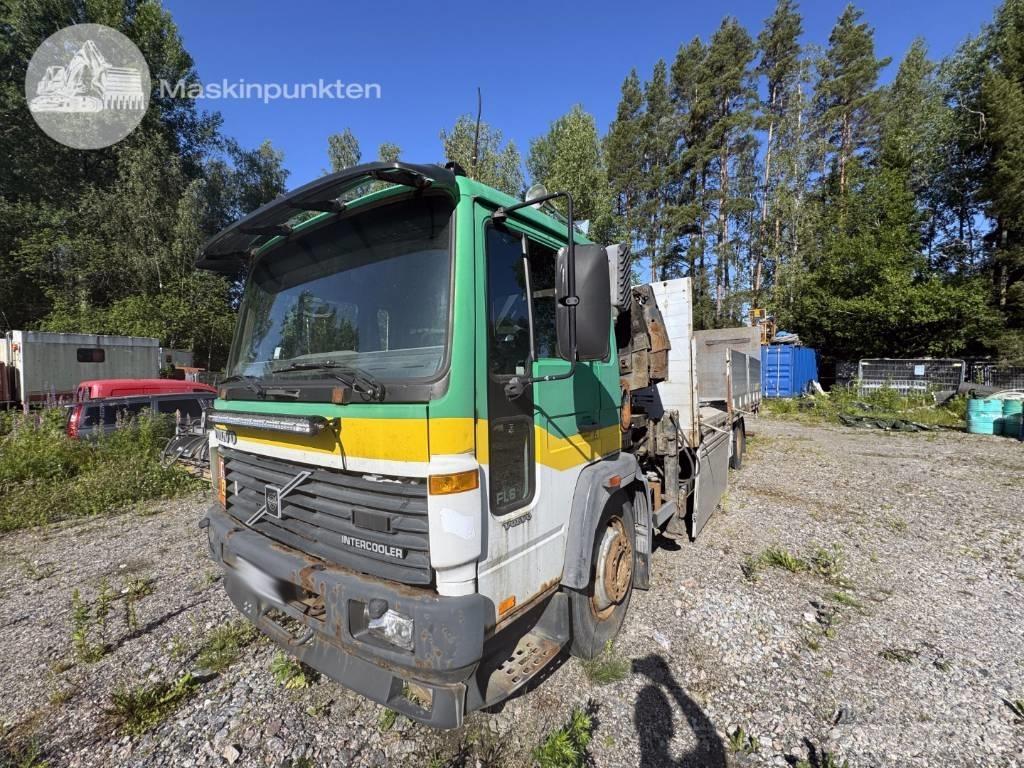 Volvo FL 614 Vlakke laadvloer met kraan
