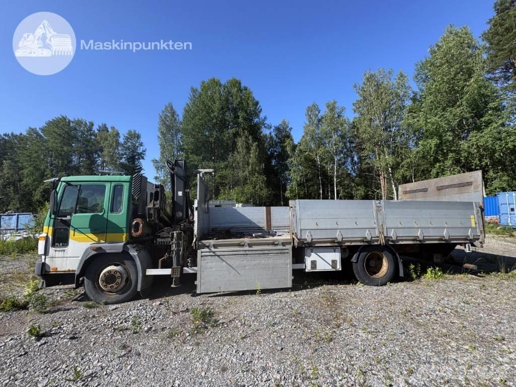 Volvo FL 614 Vlakke laadvloer met kraan