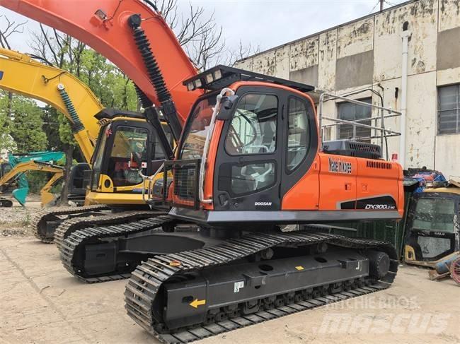 Doosan DX 300 LC Rupsgraafmachines