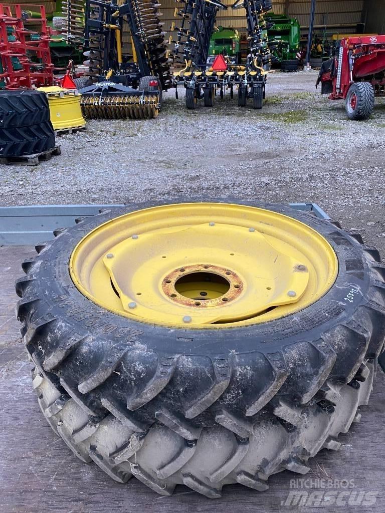 BKT 230/95R36 Overige accessoires voor tractoren