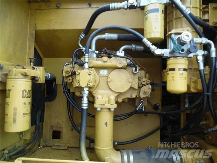 CAT 325 D Rupsgraafmachines
