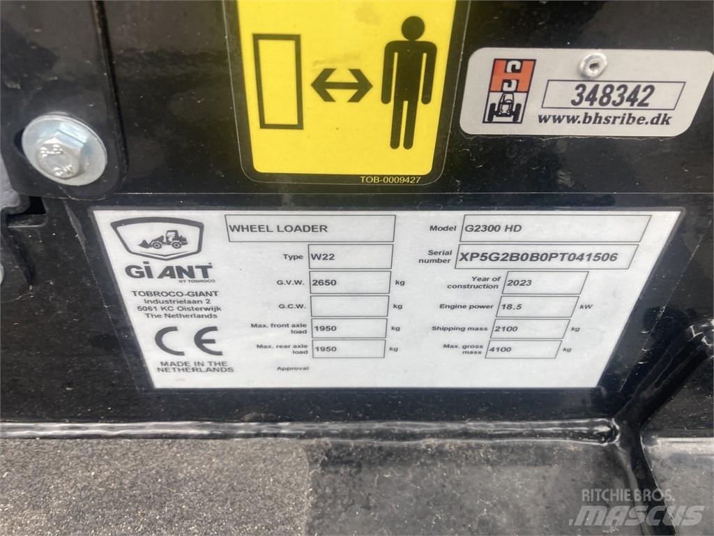 GiANT G2300HD Knik- en schrankladers