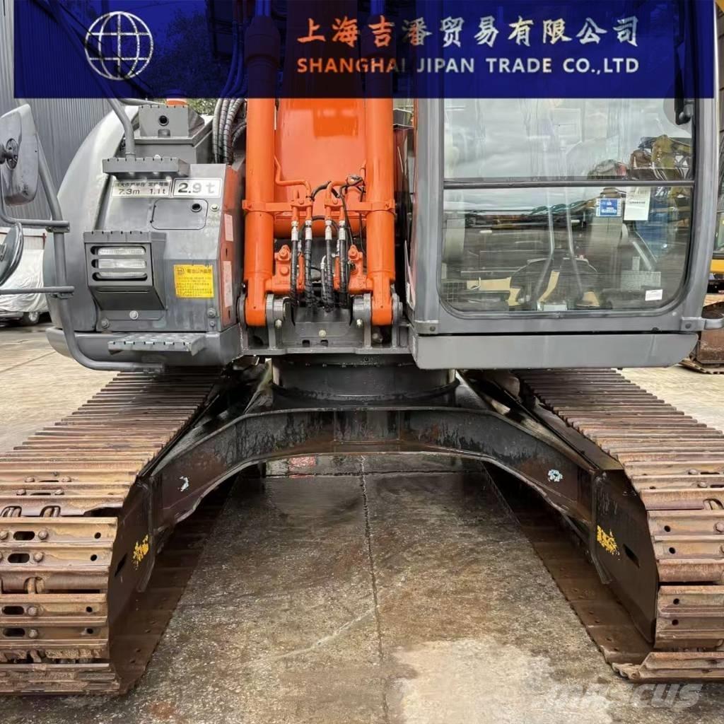 Hitachi ZX 135 Rupsgraafmachines