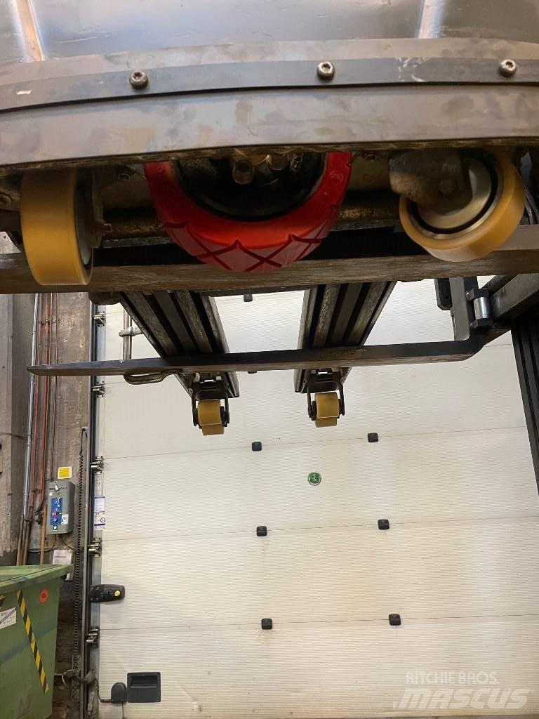 BT Toyota SWE080L Stapelaar meeloop