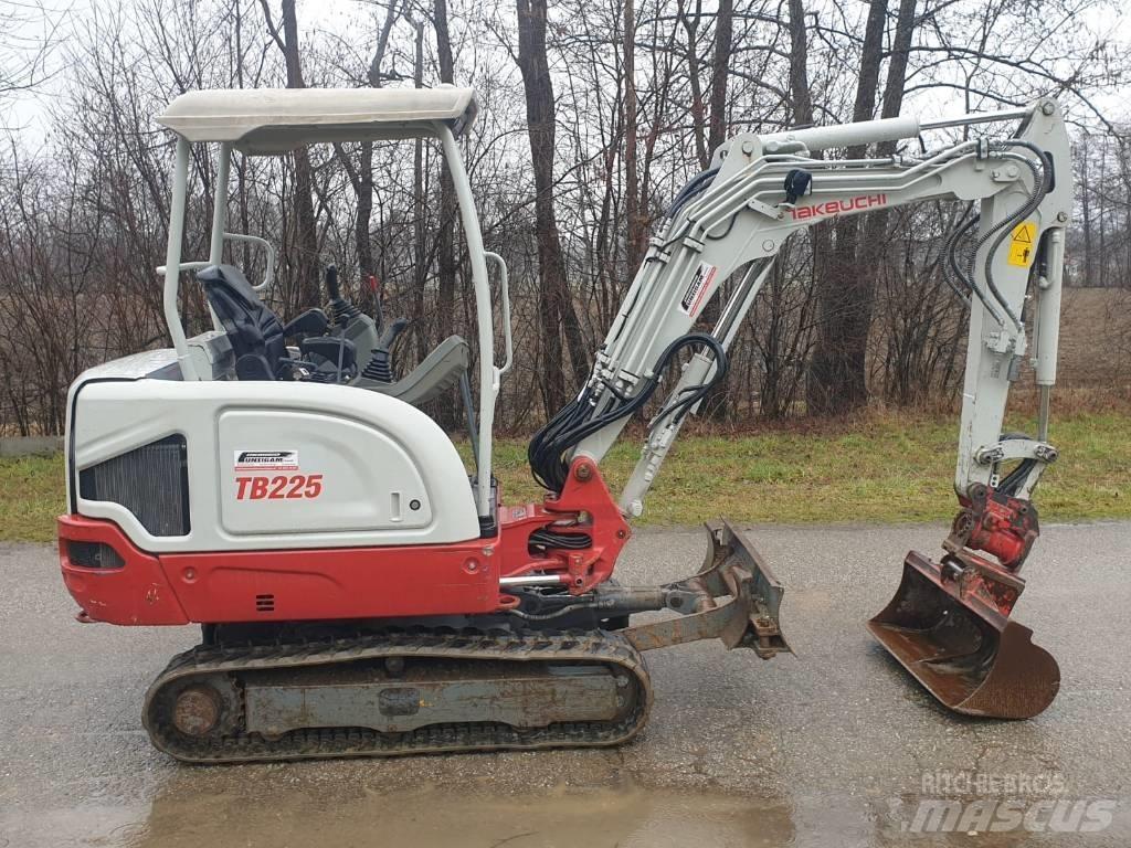 Takeuchi TB 225 Minigraafmachines < 7t