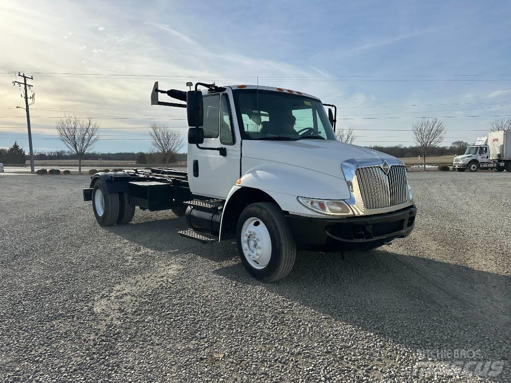 International 4400 Vuilniswagens