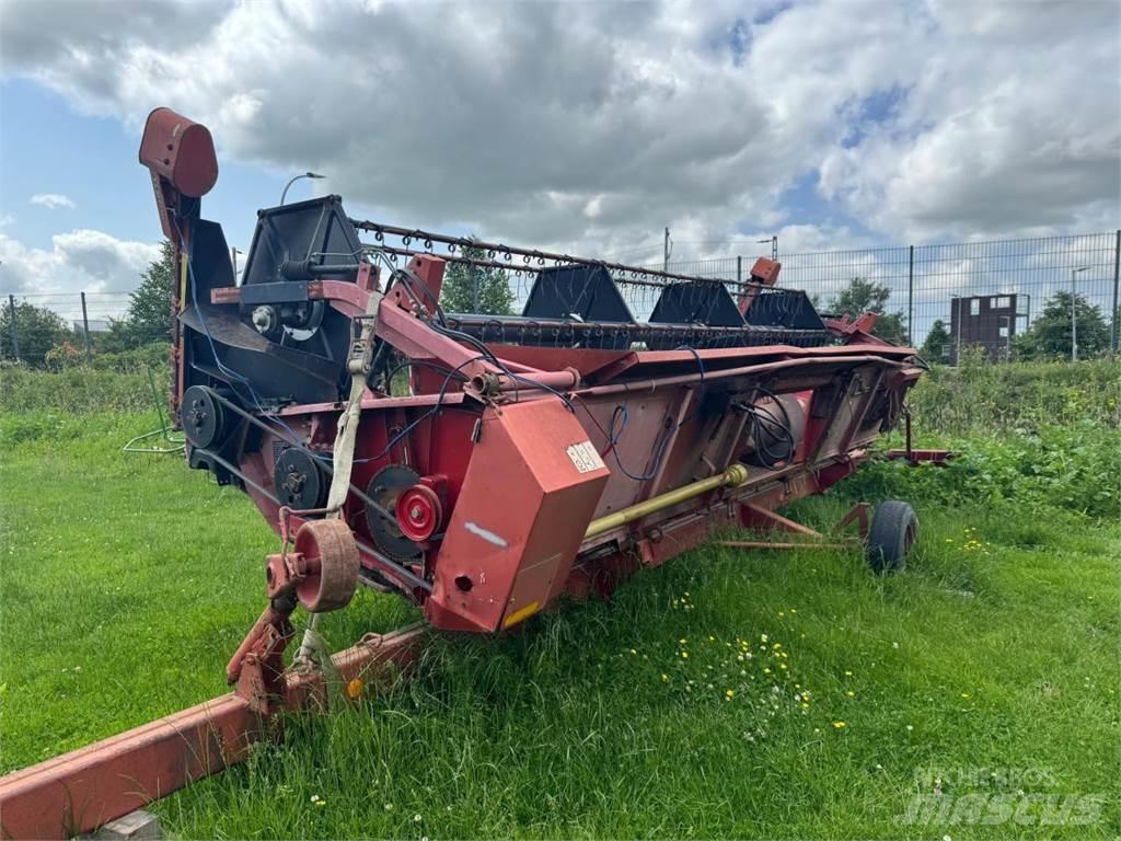 Case IH 1680 Axial Maaidorsmachines