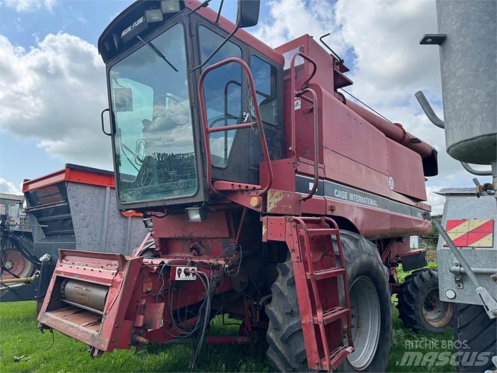 Case IH 1680 Axial Maaidorsmachines