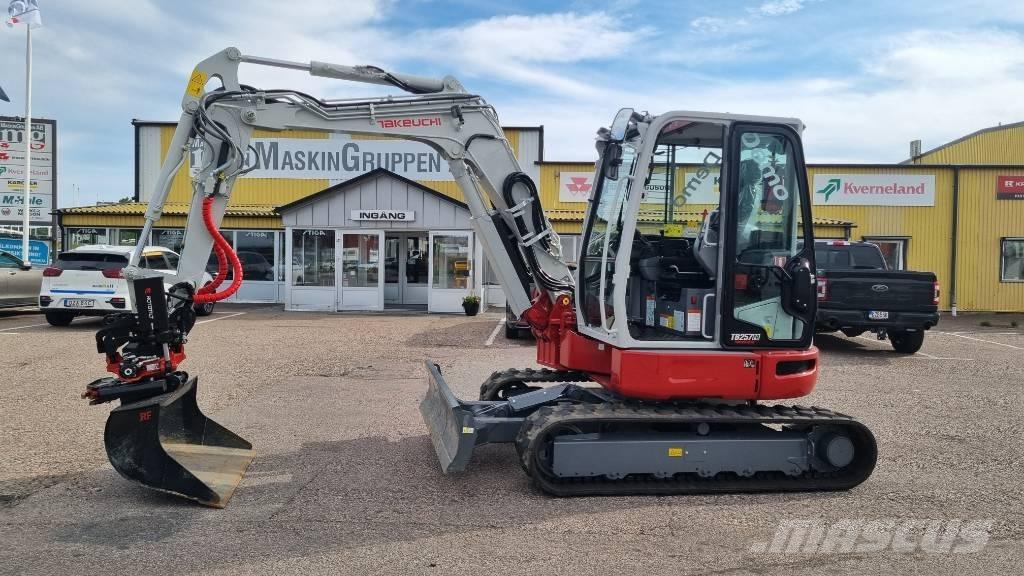 Takeuchi TB 257 FR Minigraafmachines < 7t