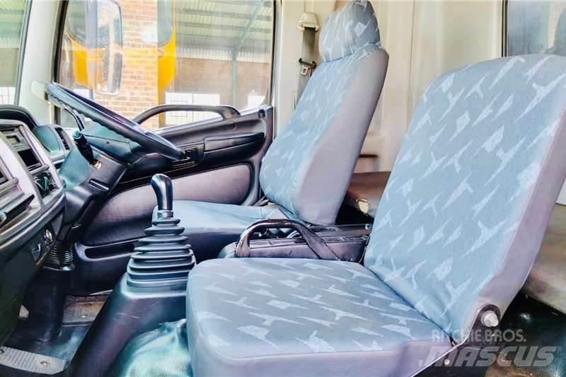 Hino 500 1627 Anders