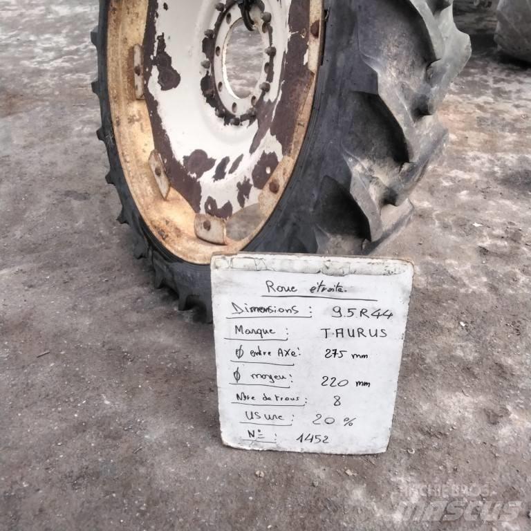 Taurus 9.5R44 Banden, wielen en velgen