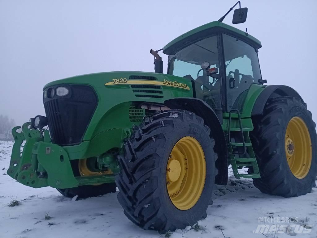 John Deere 7820 Tractoren