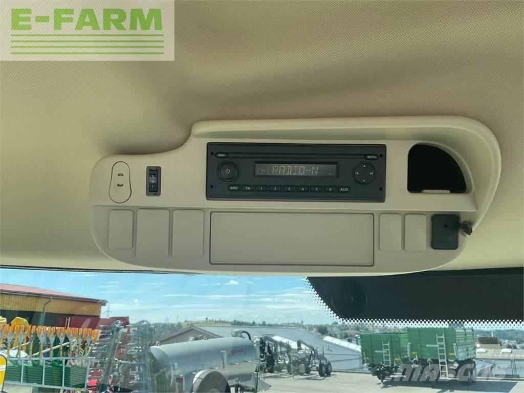 John Deere 6110R Tractoren
