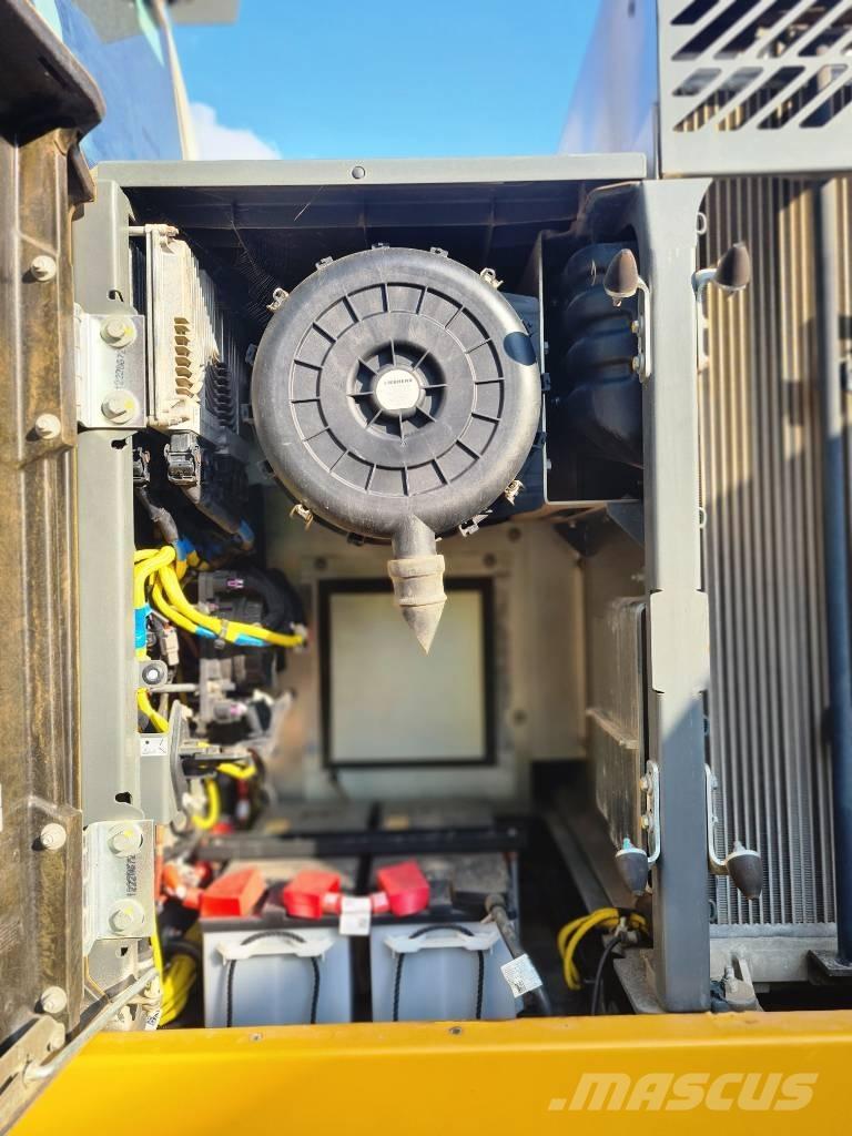 Liebherr R 930 LC Rupsgraafmachines
