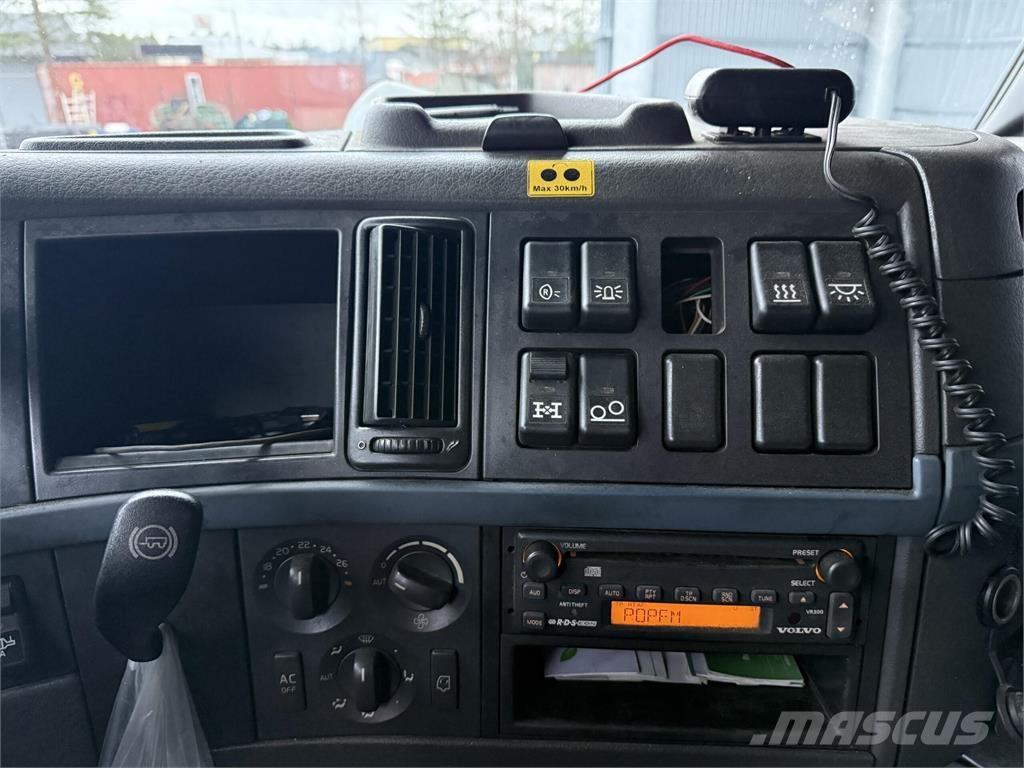 Volvo FH13 6x4 Vrachtwagen met containersysteem