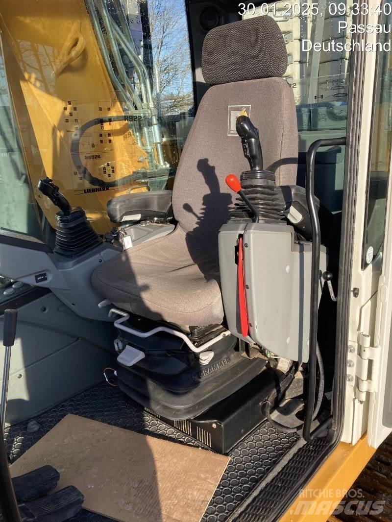 Liebherr R922 Rupsgraafmachines