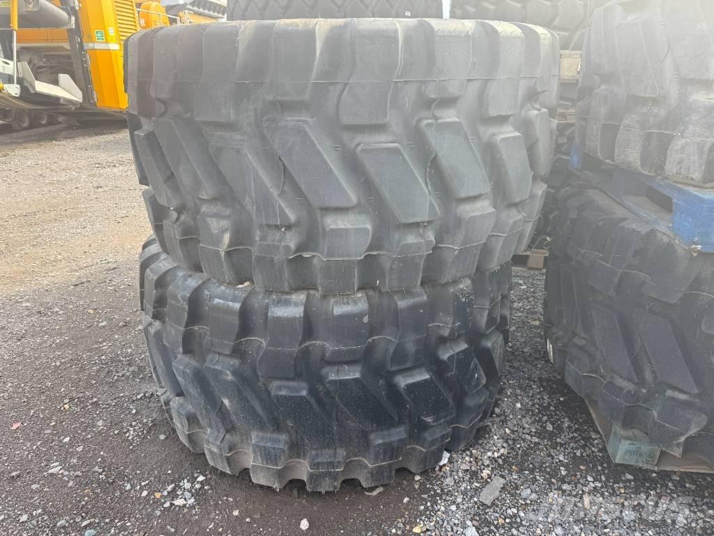 Goodyear 750/65R25 Banden, wielen en velgen