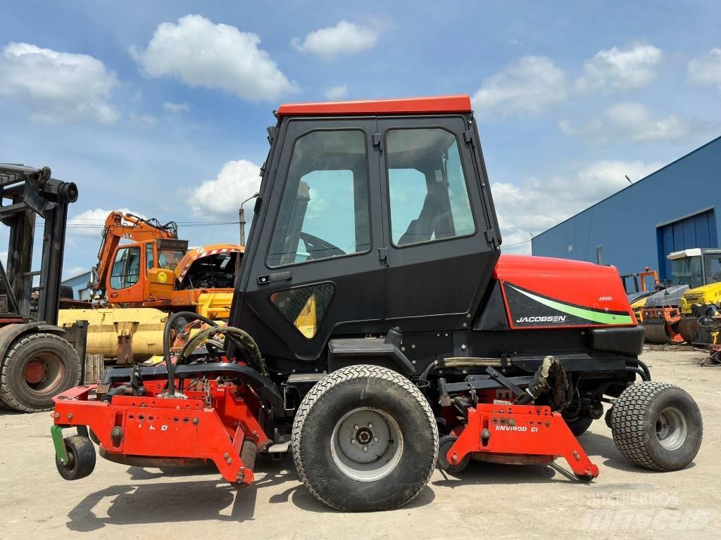 Jacobsen AR250 Rijmaaiers