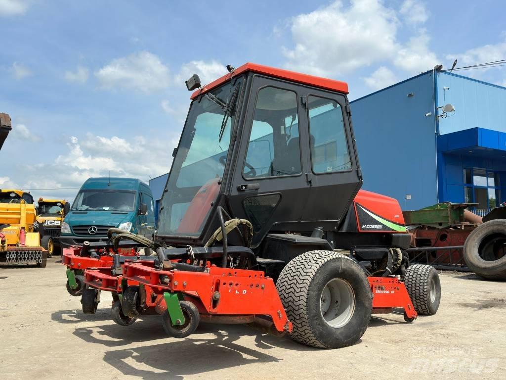 Jacobsen AR250 Rijmaaiers