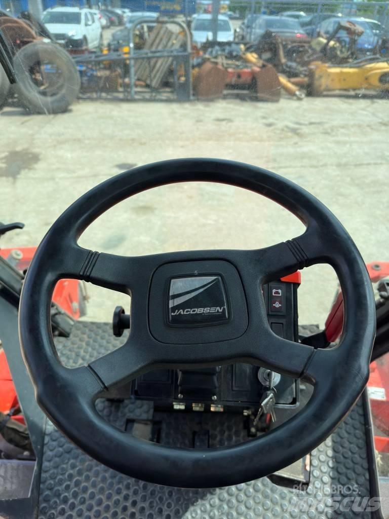 Jacobsen AR250 Rijmaaiers