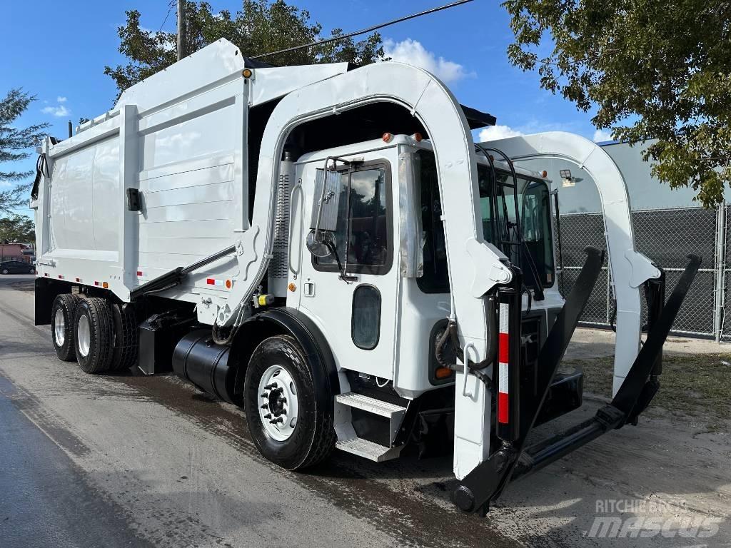 Mack MRU 613 Vuilniswagens