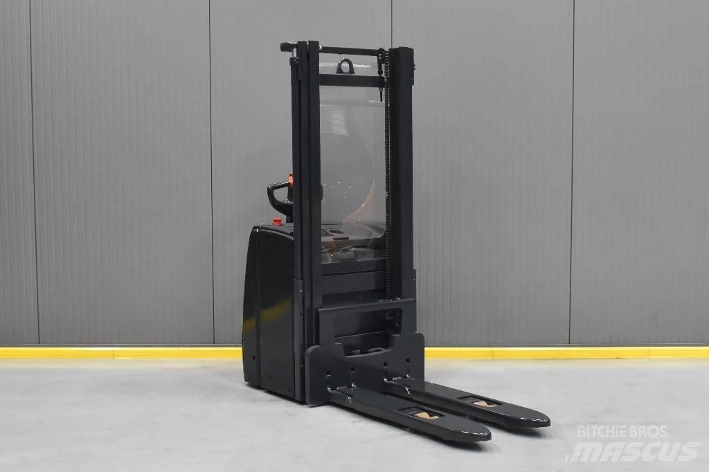 Linde L 14 Stapelaar meeloop