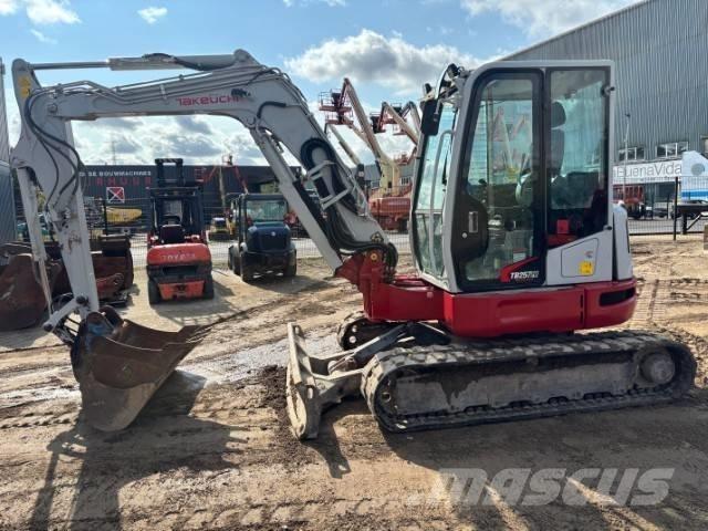 Takeuchi TB 257 FR Minigraafmachines < 7t