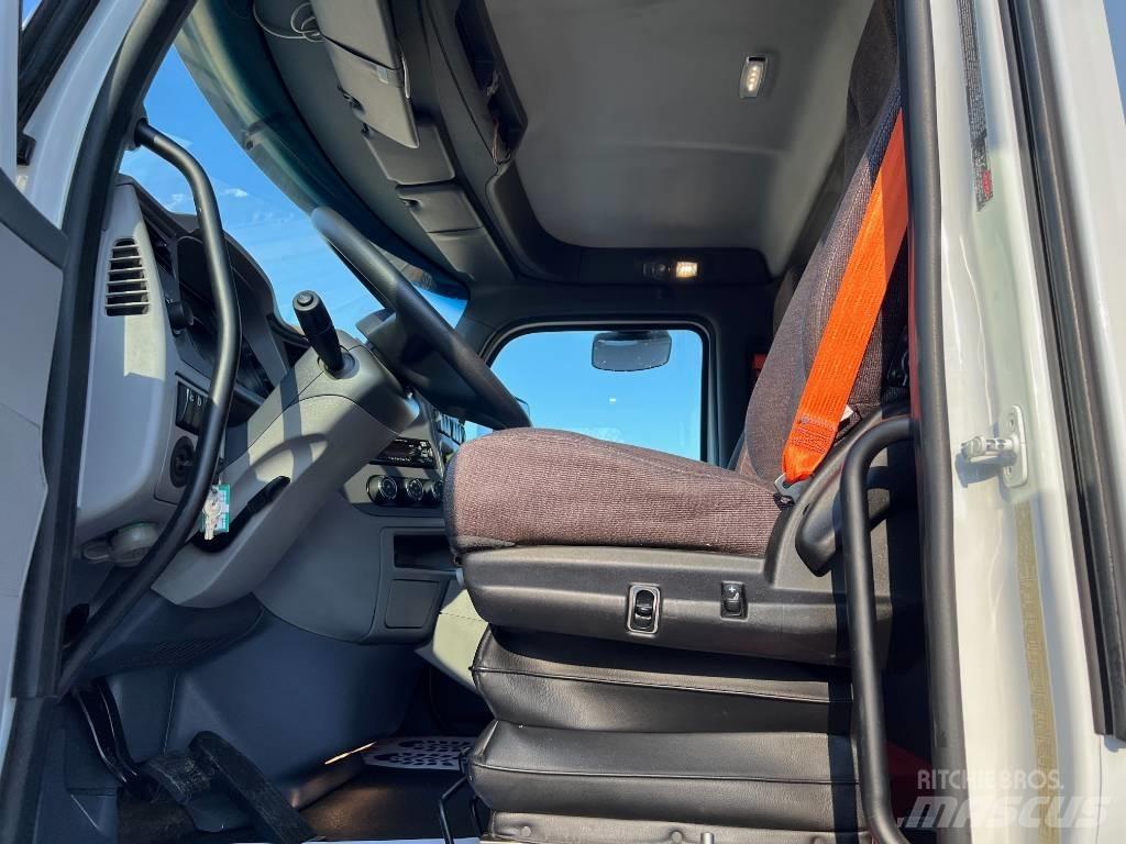 Peterbilt 579 Trekkers